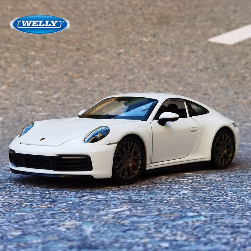 Welly 1:24 Porsche 911 Carrera - đánh giá và giá Model Kit Porsche 911