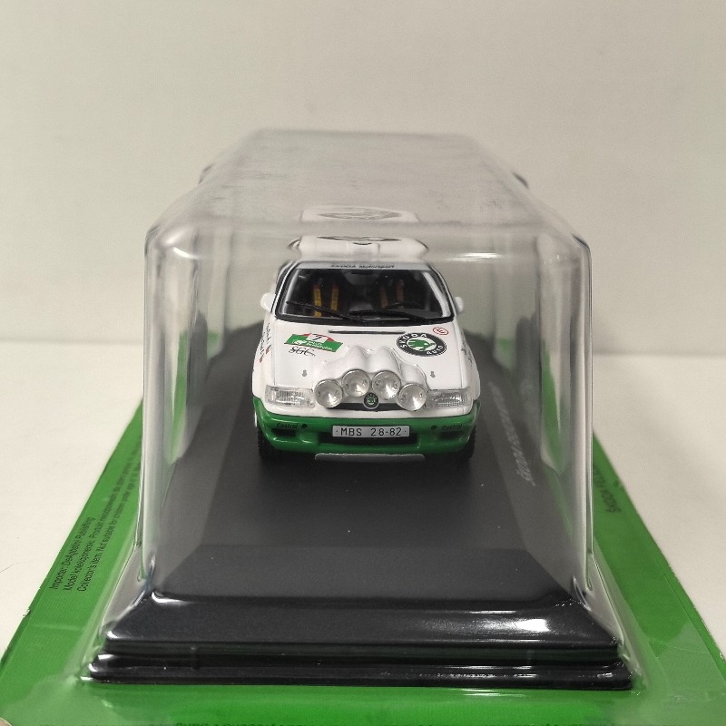 Diecast IXO 1:43 Scale SKODA F - đánh giá và giá Model Kit Car