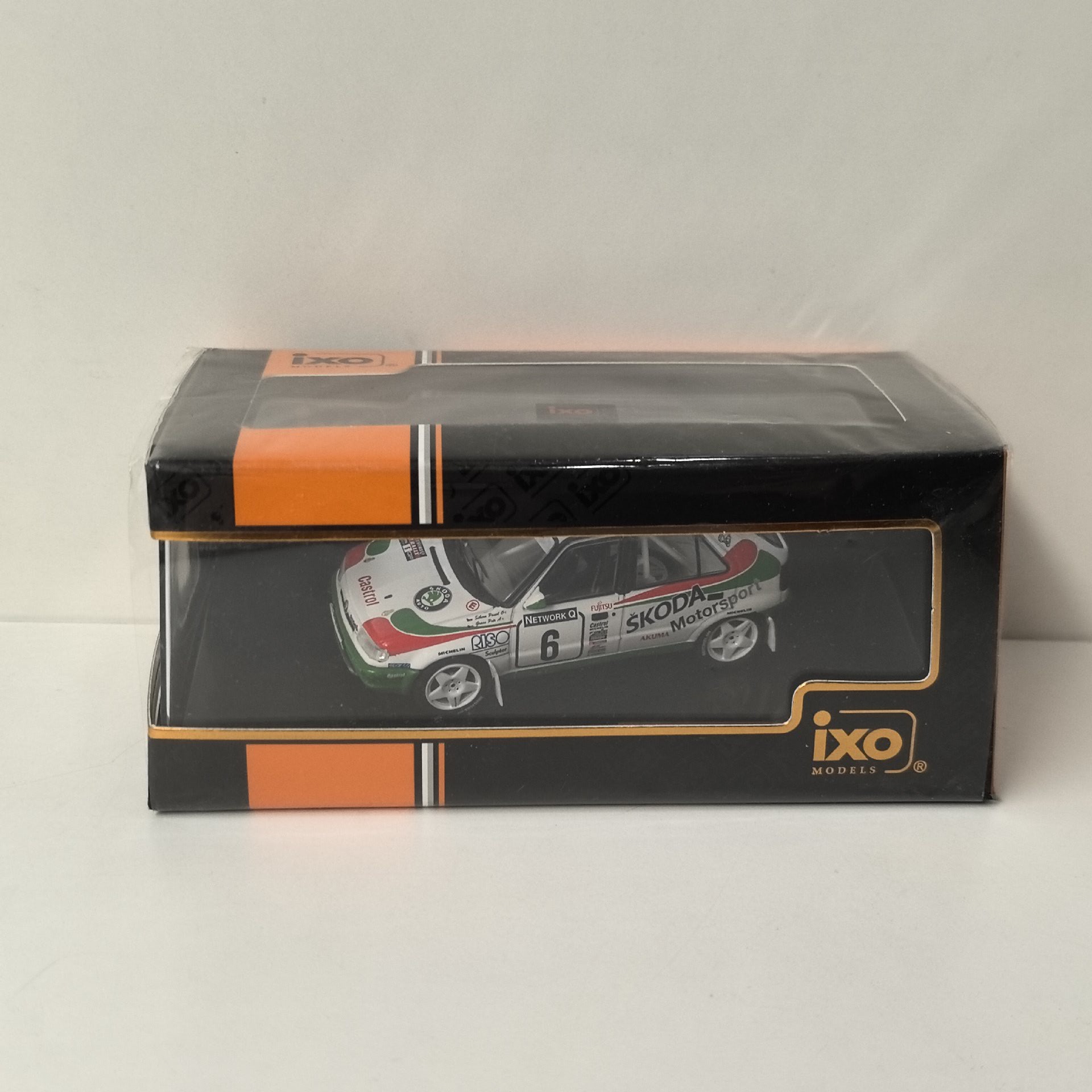 Diecast IXO 1/43 Scale SKODA F - đánh giá và giá Model Kit Car